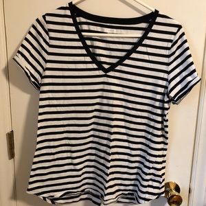 Old navy Tshirt